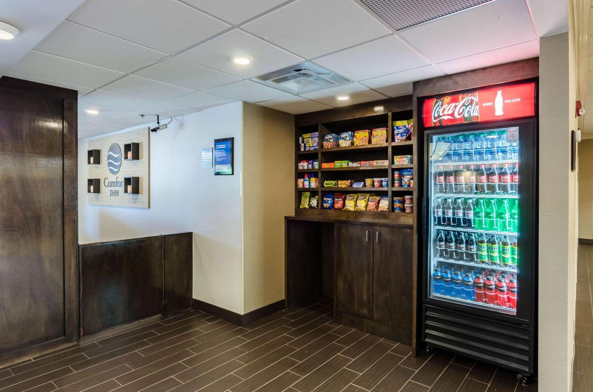 Comfort Inn Randolph-Boston מראה חיצוני תמונה
